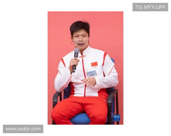 飞盘梦想与人生哲学：杨芳的深度对话与启示